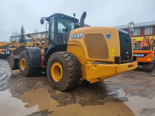 Case 1021F L2106E