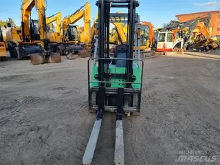 Mitsubishi 1021F FG18 — Foto 7