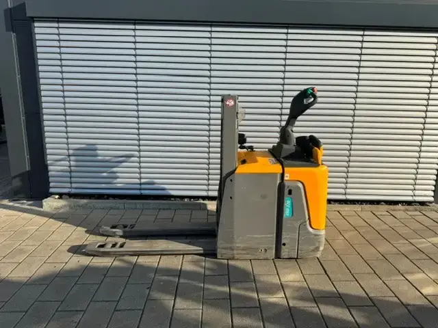 Jungheinrich ERD 220 — Hochhubwagen — gebraucht kaufen | 123Machinery