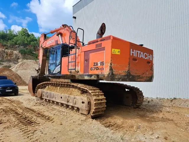 Hitachi Zaxis 670LCH-3 — Kettenbagger — gebraucht kaufen | 123Machinery