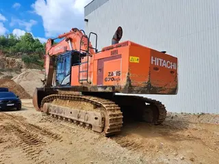 Hitachi Zaxis 670LCH-3 — Kettenbagger — gebraucht kaufen | 123Machinery