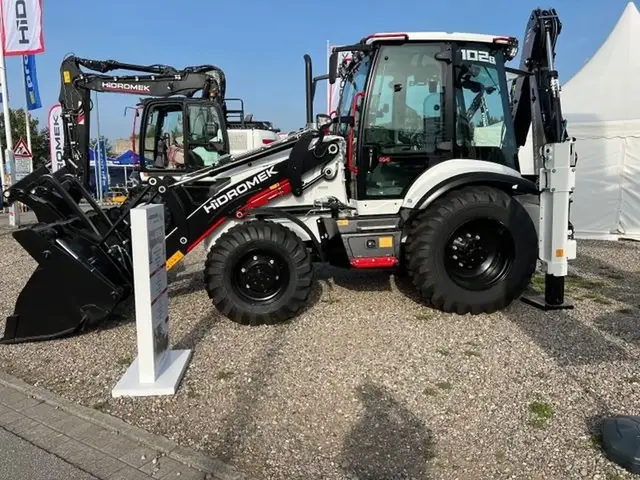 Hidromek Supra K4 — Baggerlader — neu kaufen | 123Machinery