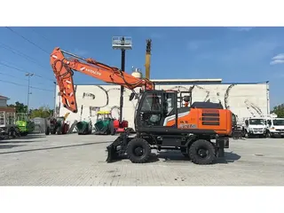 Hitachi ZX220W-7 — Mobilbagger — gebraucht kaufen | 123Machinery