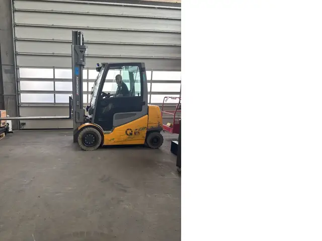 Jungheinrich EFG 425K — Elektrostapler — gebraucht kaufen | 123Machinery