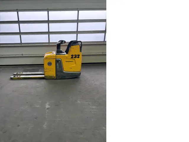 Jungheinrich ERE 225 Li-Lon — Elektrohubwagen — gebraucht kaufen | 123Machinery