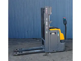 Jungheinrich ejc 214z Li-ion 2.5m/ 2020yy/ initial/ free lift — Hochhubwagen — gebraucht mieten | 123Machinery