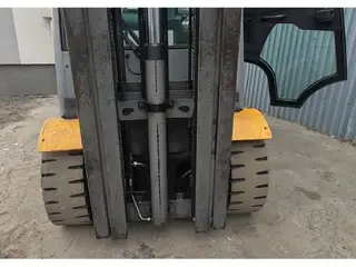 Jungheinrich TFG 430s 4.7m/ 3t /4 ventil — Foto 9