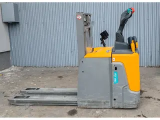 Jungheinrich ERD 220 2t/ 2018y/ 5847h — Hochhubwagen — gebraucht mieten | 123Machinery