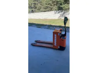 Doosan LEDH20 M — Elektrohubwagen — gebraucht kaufen | 123Machinery