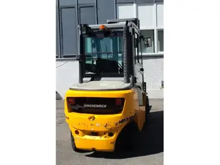 Jungheinrich DFG425 5.5m/ 610mh/ 4v — Foto 5