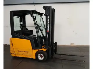 Jungheinrich EFG 218k batt 2023 — Elektrostapler — gebraucht kaufen | 123Machinery