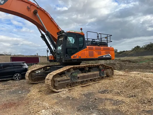 Doosan DX 490 LC-5 — Kettenbagger — gebraucht kaufen | 123Machinery