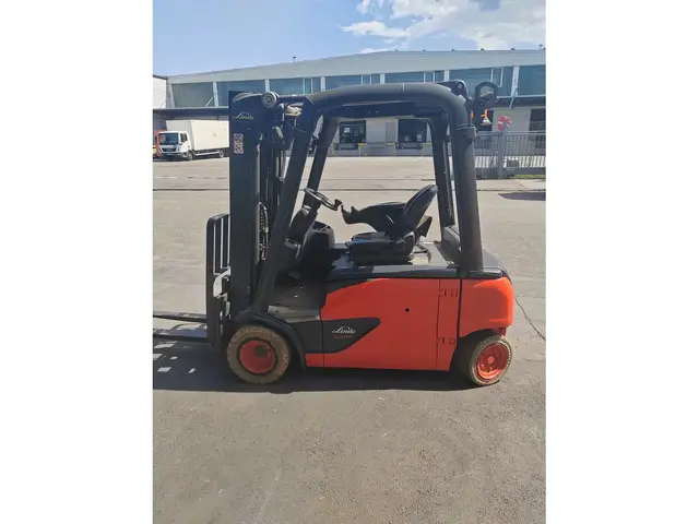 Linde E20PL-02 2021y/ 4.1m/ 2750mh — Elektrostapler — gebraucht kaufen | 123Machinery