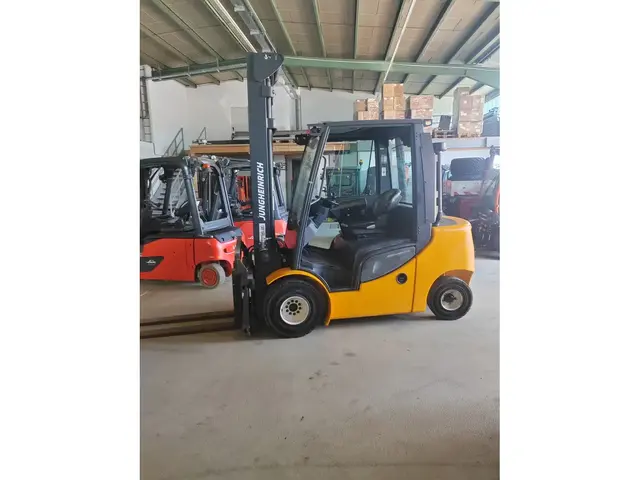 Jungheinrich DFG430s /5828mh/ 4.3m/ 2014y — Dieselstapler — gebraucht kaufen | 123Machinery