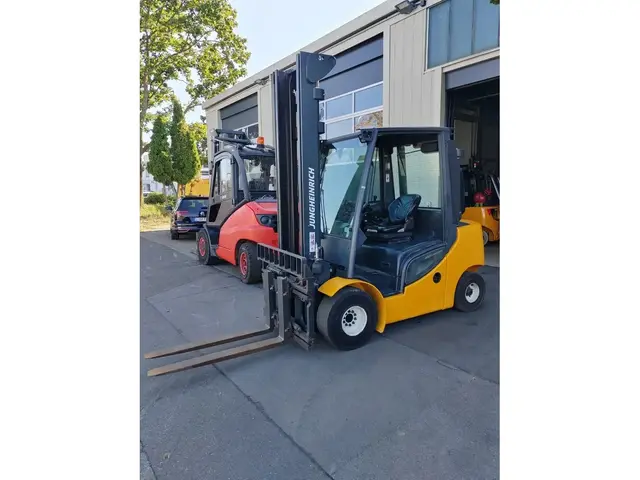 Jungheinrich DFG430s /5828mh/ 4.3m/ 2014y — Dieselstapler — gebraucht kaufen | 123Machinery