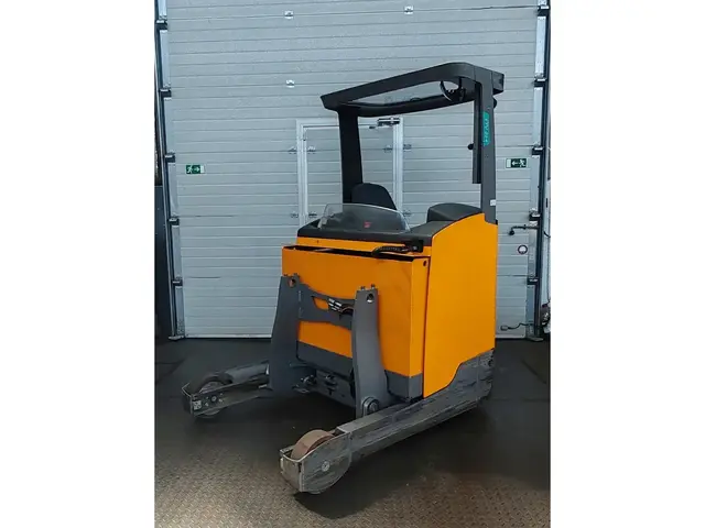 Jungheinrich ETV 214 9m/ 2020y/ 13432h — Schubmaststapler — gebraucht kaufen | 123Machinery