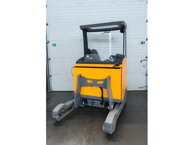 Jungheinrich ETV 214 2020y/ 8m/ 4608h — Schubmaststapler — gebraucht kaufen | 123Machinery