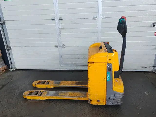 Jungheinrich EJE 116 1.6t/ 990h/ 250ah — Elektrohubwagen — gebraucht kaufen | 123Machinery