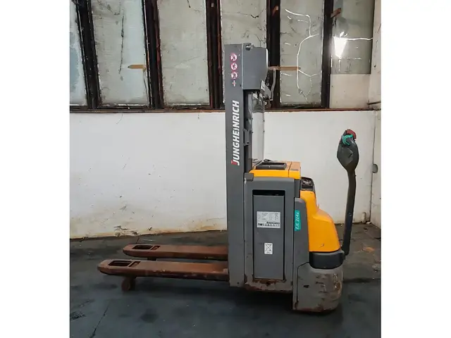 Jungheinrich EJC 214z 2.5m/ 551mh/ initial — Hochhubwagen — gebraucht kaufen | 123Machinery