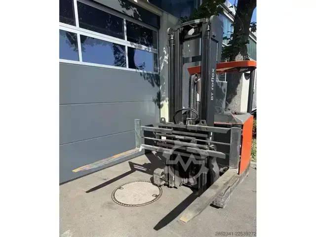 Toyota Toyota RRE140H (Positioner) — Schubmaststapler — gebraucht mieten | 123Machinery