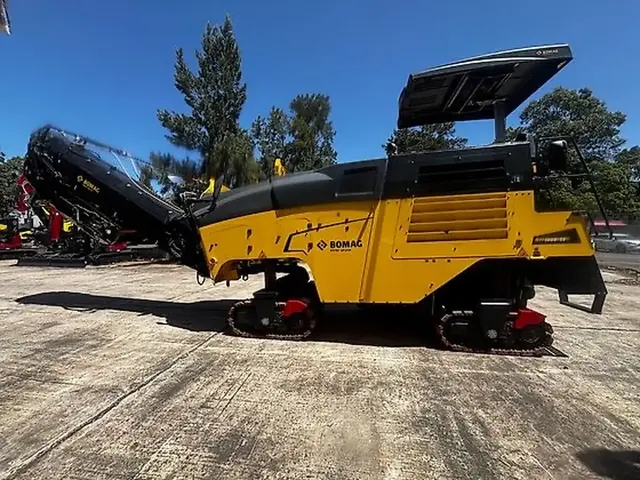 BOMAG BM 1000-35 35-2 — Asphaltfräsen — vorführgerät kaufen | 123Machinery