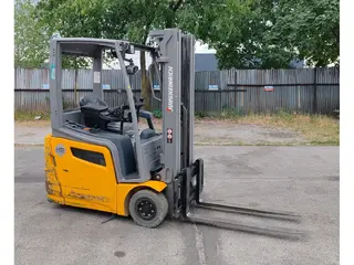 Jungheinrich EFG 213 Li-ion — Foto 2