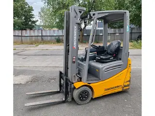 Jungheinrich EFG 213 Li-ion — Foto 1