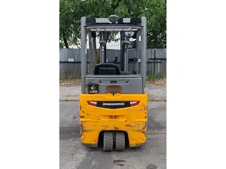 Jungheinrich EFG 213 Li-ion — Foto 5