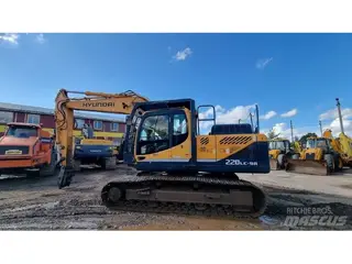 Hyundai 349 Robex 220LC-9A — Foto 8