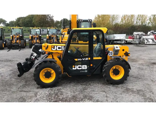 JCB Hi-Viz — Teleskopstapler — neu kaufen | 123Machinery