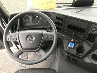 Mercedes-Benz mit Liebherr HTM 1004F — Foto 7