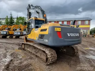 Volvo 349 EC220D L — Foto 9
