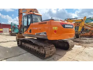 Doosan 349 DX225LC — Kettenbagger — gebraucht kaufen | 123Machinery