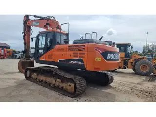 Doosan 349 DX255LC — Kettenbagger — gebraucht kaufen | 123Machinery