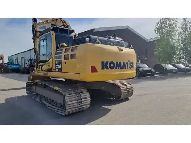 Komatsu 349 PC240LC — Kettenbagger — gebraucht kaufen | 123Machinery