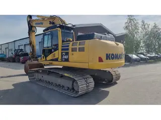 Komatsu 349 PC240LC — Foto 9