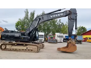 Volvo 315 EC300D L — Foto 10
