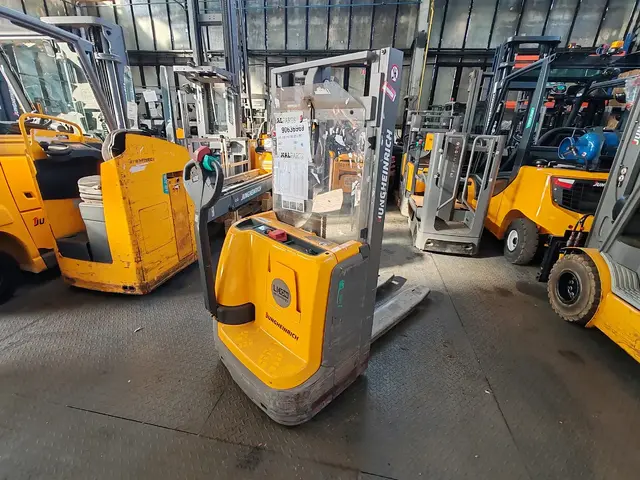 Jungheinrich EJC 110 li-ion 2.5m/ 1544mh/ 2021y — Hochhubwagen — gebraucht kaufen | 123Machinery
