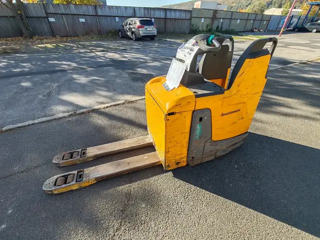 Jungheinrich ERE 120 /2020y/ 4396mh/ 2t — Elektrostapler — gebraucht kaufen | 123Machinery