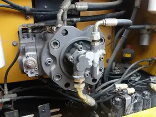 Volvo 315 EC240B LC — Foto 6