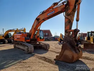 Doosan 315 DX420LC — Kettenbagger — gebraucht kaufen | 123Machinery
