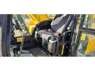JCB JS220LC Plus — Foto 10