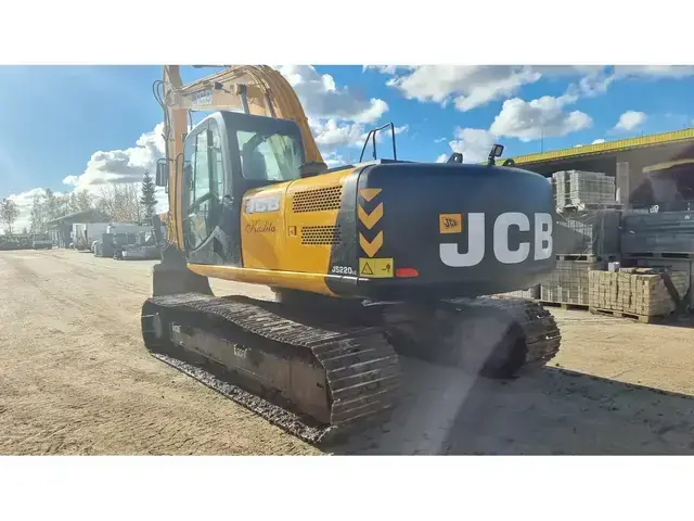 JCB JS220LC — Kettenbagger — gebraucht kaufen | 123Machinery