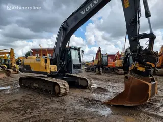 Volvo 1304 EC220D L — Kettenbagger — gebraucht kaufen | 123Machinery